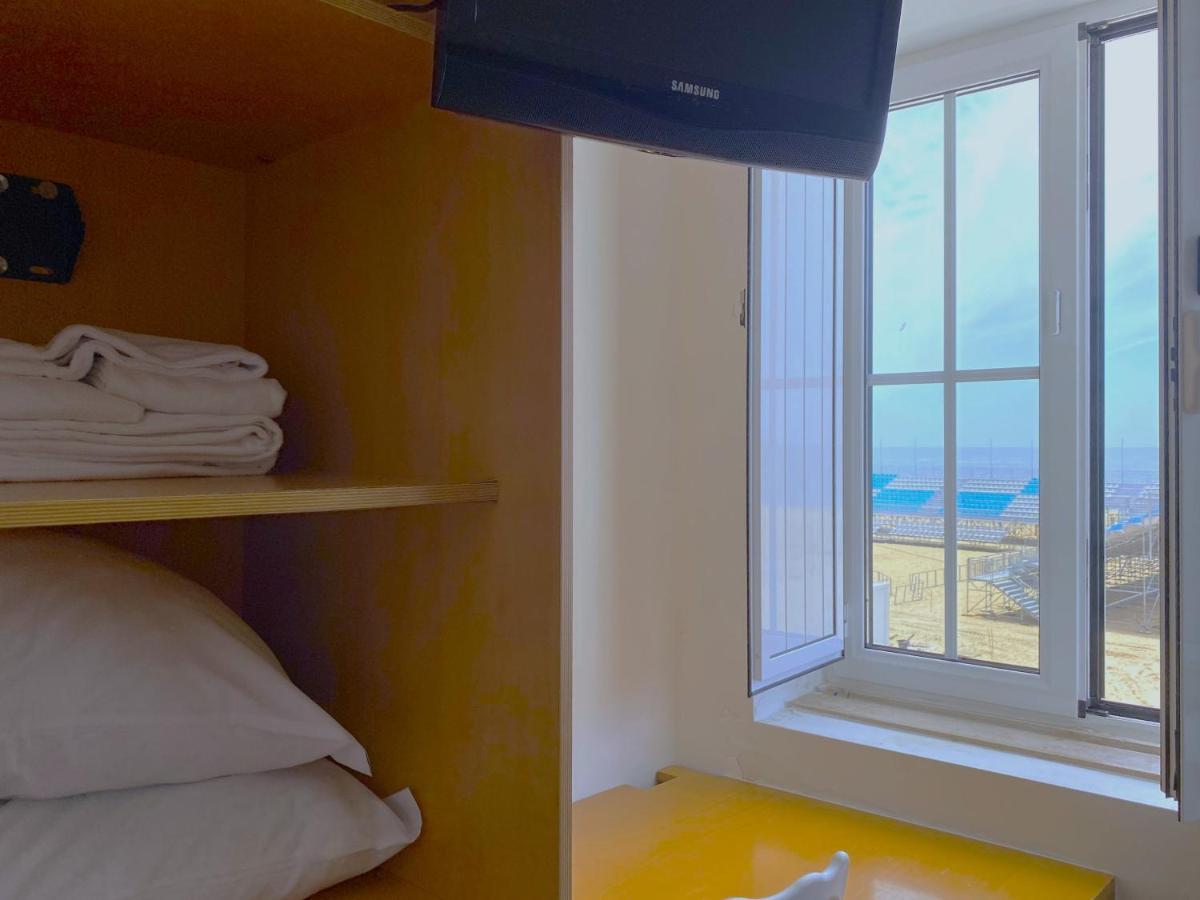 Hotel Na Crista Da Onda Nazaré Exterior foto