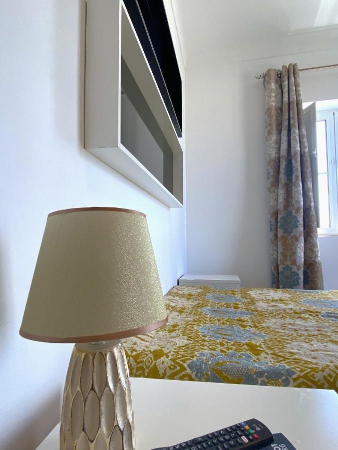 Hotel Na Crista Da Onda Nazaré Exterior foto
