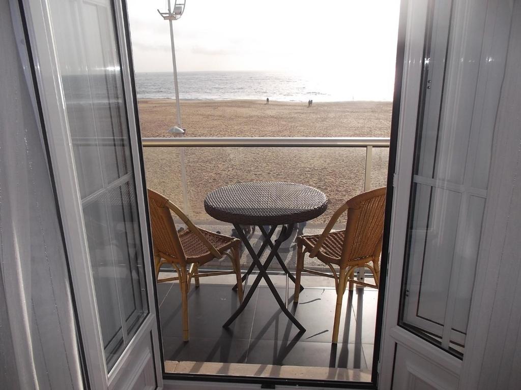 Hotel Na Crista Da Onda Nazaré Zimmer foto